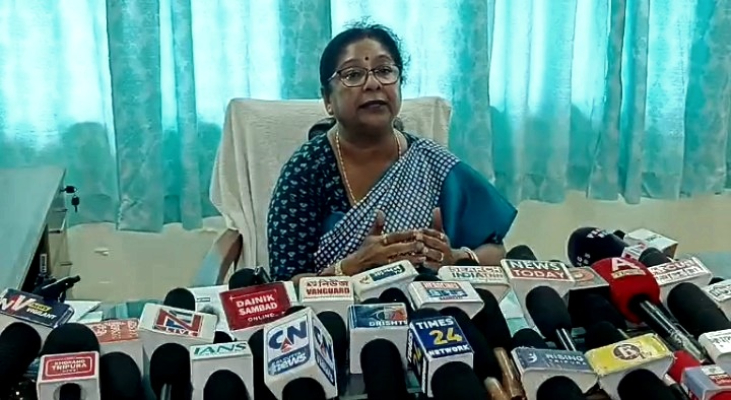 বড়সড় দুর্ঘটনার হাত থেকে রক্ষা পেলেন বিধায়িকা কল্যাণী সাহা রায়, আহত চালকসহ কয়েকজন!