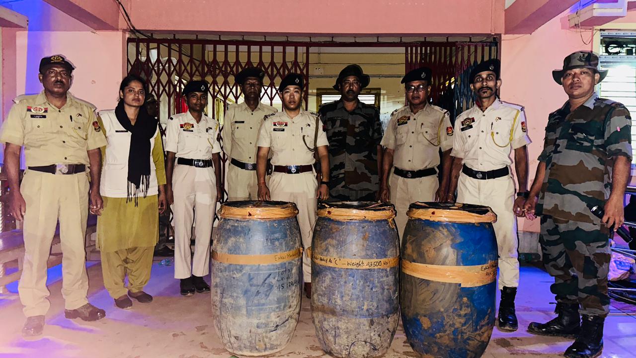 সোনামুড়ায় মাটির নিচে পুঁতে রাখা ১২৯.৮ কেজি গাঁজা উদ্ধার, বাজারমূল্য প্রায় ২৬ লক্ষ টাকা!