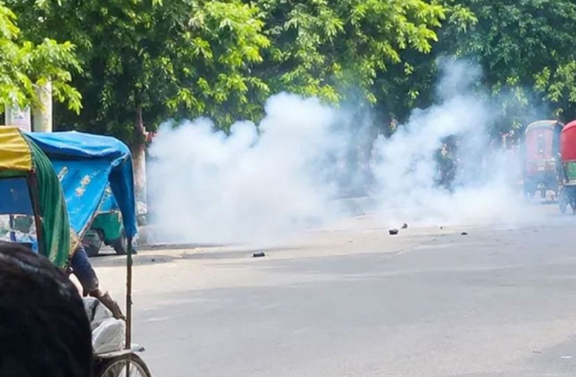 শিল্পকলা একাডেমি ও হাইকোর্টের সামনে ককটেল বিস্ফোরণ শিল্পকলা একাডেমি ও হাইকোর্টের সামনে ককটেল বিস্ফোরণ