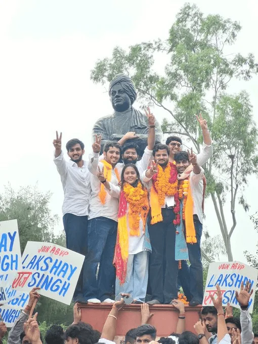 DUSU Election Result 2026: দিল্লি বিশ্ববিদ্যালয়ের দখল ফের এবিভিপি-র, বিরোধীরা এক হলে কি উল্টে যেত ফল? DUSU Election Result 2026: দিল্লি বিশ্ববিদ্যালয়ের দখল ফের এবিভিপি-র, বিরোধীরা এক হলে কি উল্টে যেত ফল?