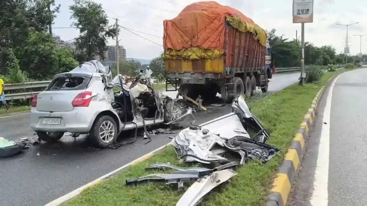 জামশেদপুরে ভয়াবহ পথ দুর্ঘটনায় মৃত ৪, নিহতদের মধ্যে রয়েছে মন্ত্রীর মেয়েও জামশেদপুরে ভয়াবহ পথ দুর্ঘটনায় মৃত ৪, নিহতদের মধ্যে রয়েছে মন্ত্রীর মেয়েও