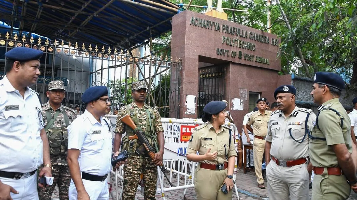 দুর্গাপুজো নিয়ে চাঁদার জুলুম ঠেকাতে কড়া কলকাতা পুলিশ, টোল-ফ্রি নম্বর চালু