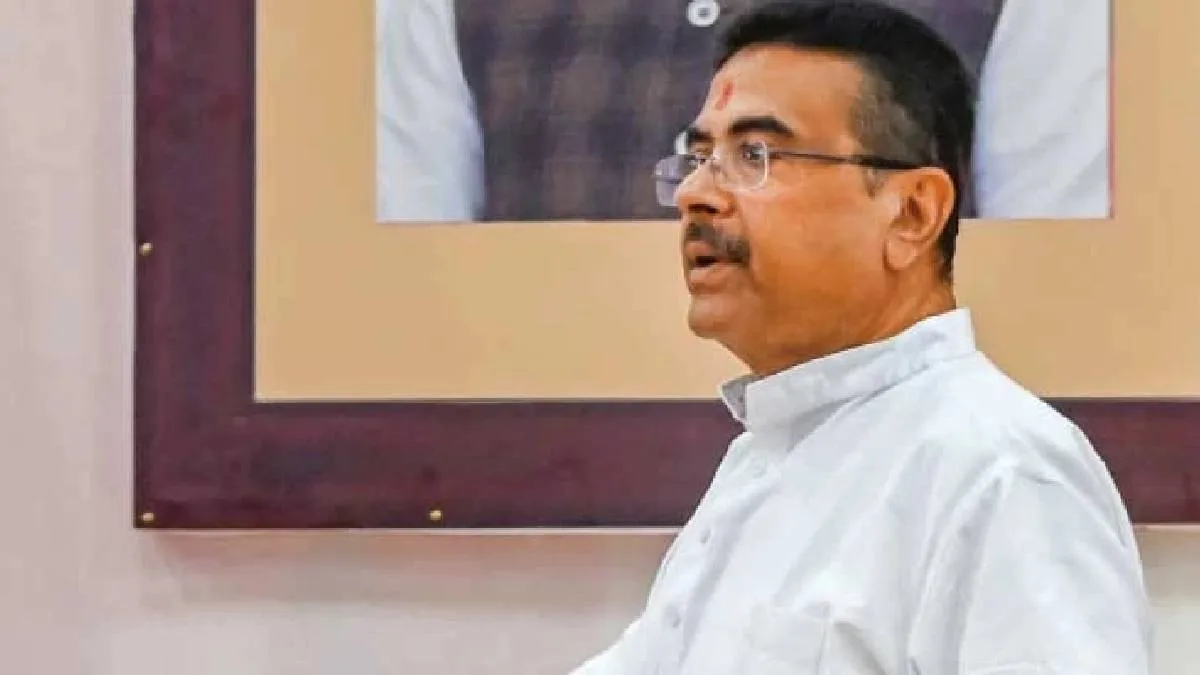 শিল্প টানতে মুম্বাই রওনা দিলেন মুখ্যমন্ত্রী, মুকেশ আম্বানির সঙ্গে সাক্ষাৎ করবেন