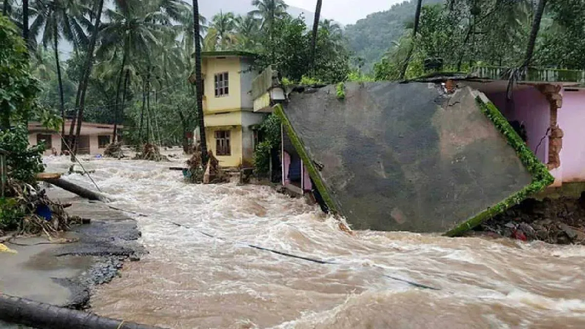 আকস্মিক হড়পা বান ও ভূমিধসে বিপর্যস্ত কেরল, মৃত অন্ততপক্ষে ৬, নিখোঁজ বেশ কয়েকজন