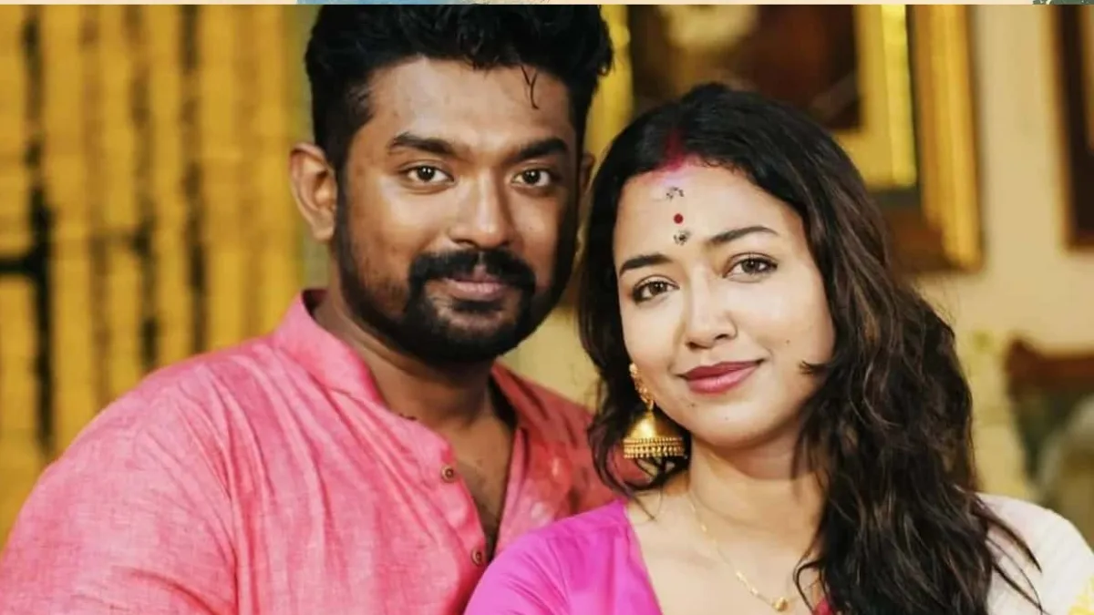 শোভন-সোহিনীর ঘর আলো করে এল নতুন অতিথি, পুত্রসন্তানের মা হলেন সোহিনী সরকার শোভন-সোহিনীর ঘর আলো করে এল নতুন অতিথি, পুত্রসন্তানের মা হলেন সোহিনী সরকার