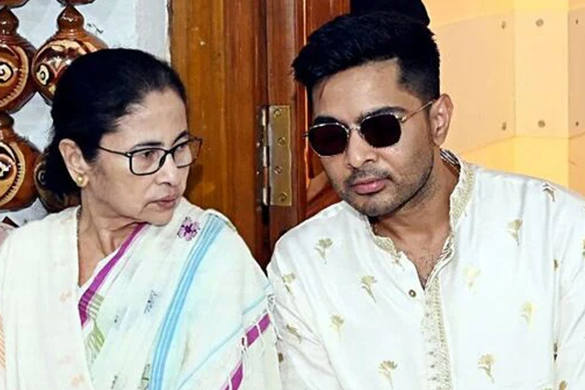রেজিনগর উপনির্বাচনের প্রচারে খোদ মমতা, থাকবেন অভিষেকও, তালিকায় আর কারা? রেজিনগর উপনির্বাচনের প্রচারে খোদ মমতা, থাকবেন অভিষেকও, তালিকায় আর কারা?