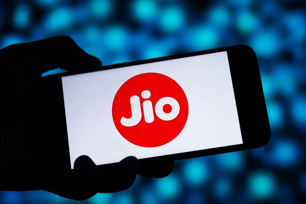 ১০ বছর পূর্তিতে Jio-র ধামাকা অফার! ₹১৫০-এর কম রিচার্জেই ৬ মাসের পরিষেবা!