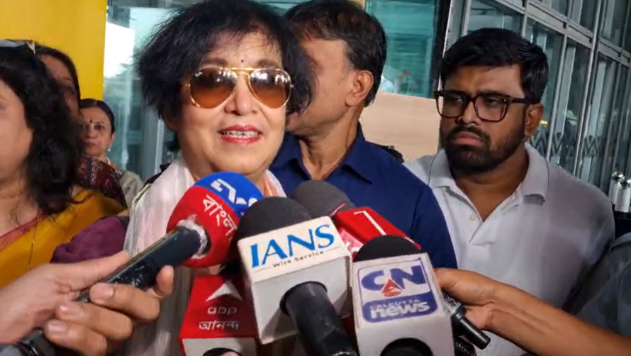 ফের শহরে বিশিষ্ট সাহিত্যিক তসলিমা নাসরিন ফের শহরে বিশিষ্ট সাহিত্যিক তসলিমা নাসরিন