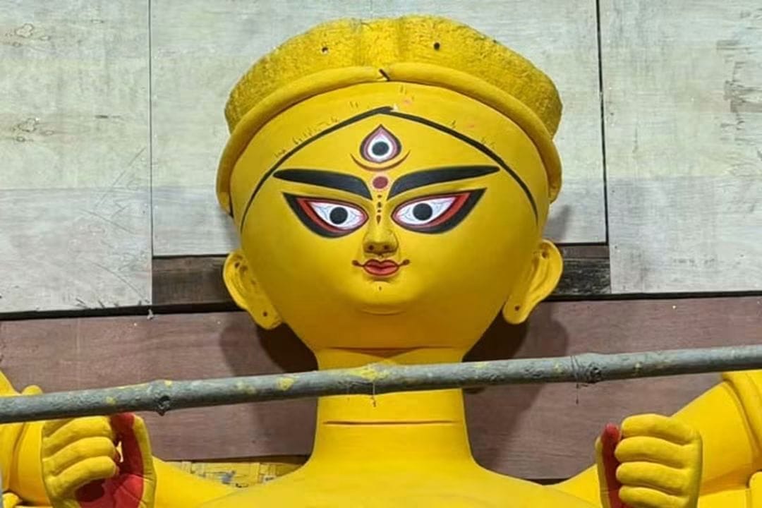 বাগবাজার সর্বজনীনে প্রতিমার চক্ষুদান, তবে ৪০ বছরের প্রথার বদল বাগবাজার সর্বজনীনে প্রতিমার চক্ষুদান, তবে ৪০ বছরের প্রথার বদল