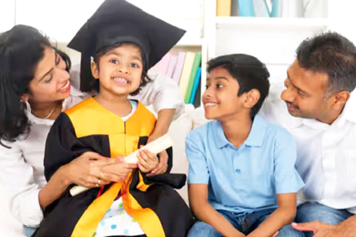 প্রাথমিকে এক ক্লাস, এক শিক্ষক! পড়ুয়াদের উন্নতির ভিত্তিতে ইনক্রিমেন্ট, প্রস্তাব ঘিরে বিতর্ক প্রাথমিকে এক ক্লাস, এক শিক্ষক! পড়ুয়াদের উন্নতির ভিত্তিতে ইনক্রিমেন্ট, প্রস্তাব ঘিরে বিতর্ক