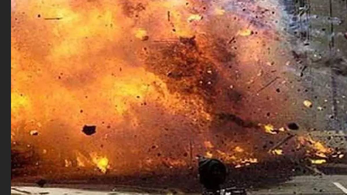 ফের তারাপীঠের হোটেলে অগ্নিকাণ্ড, ফিরল পুরোনো স্মৃতি! অল্পের জন্য প্রাণরক্ষা ফের তারাপীঠের হোটেলে অগ্নিকাণ্ড, ফিরল পুরোনো স্মৃতি! অল্পের জন্য প্রাণরক্ষা