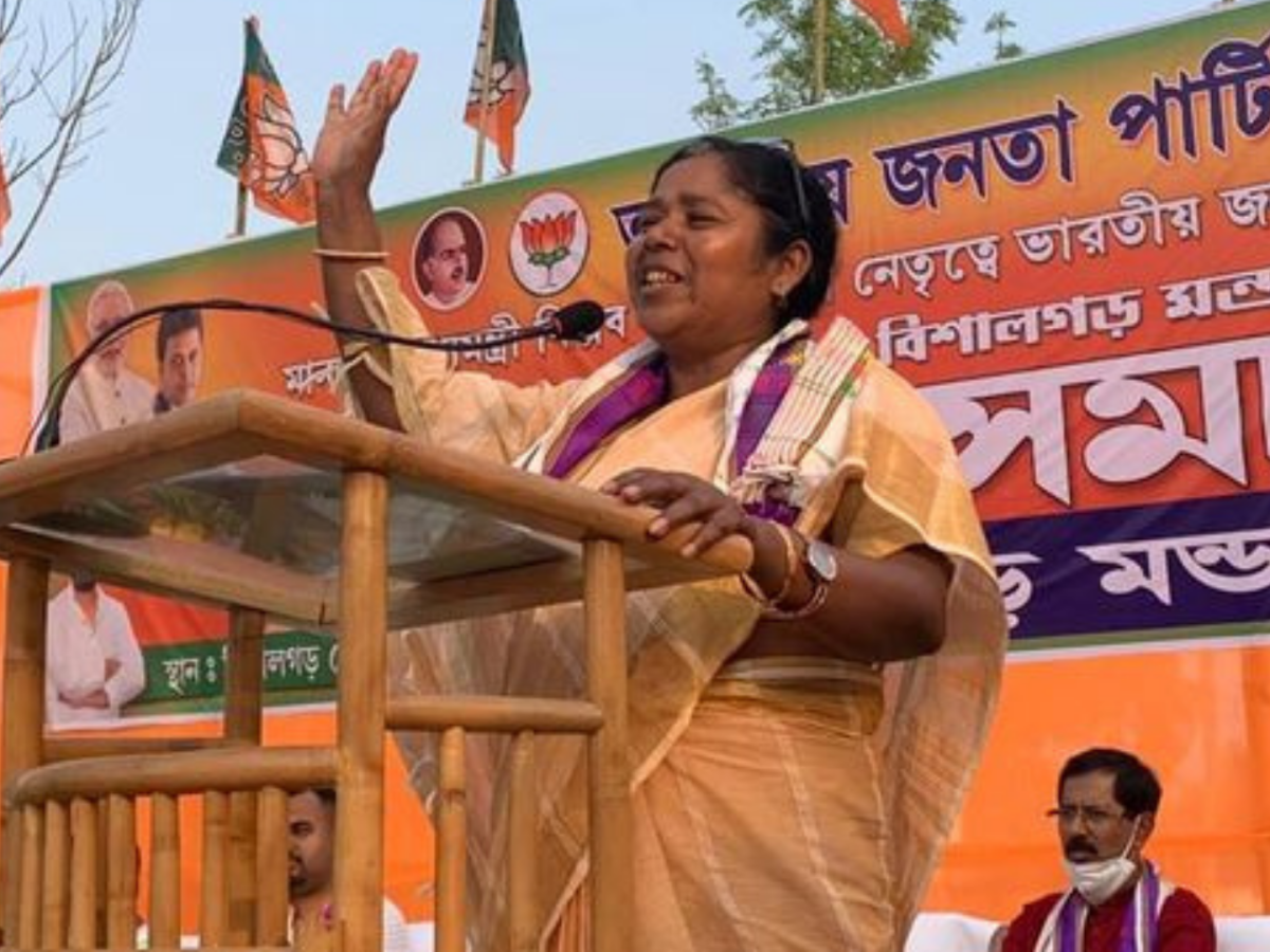 বিজেপি কর্মীরা অনাথ নন, আক্রান্ত কর্মীকে দেখে কড়া হুঁশিয়ারি প্রতিমা ভৌমিকের!