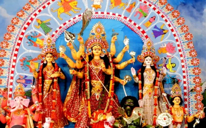 দুর্গোৎসবে সেজে উঠেছে বাংলাদেশ, ঢাকেশ্বরী মন্দিরে যাবেন রাষ্ট্রপতি-প্রধানমন্ত্রী